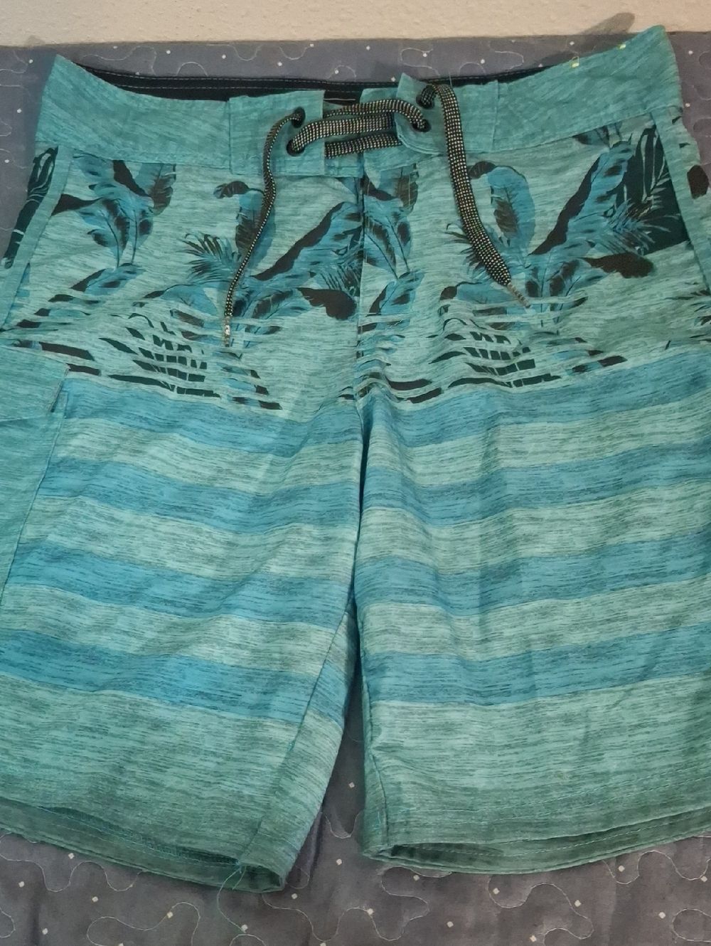Ocean Current Men's Teal Striped Drawstring Swim/Board Shorts size 32